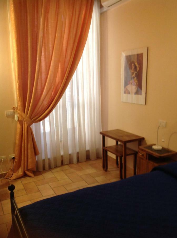 אורבינו San Francesco Bedrooms מראה חיצוני תמונה