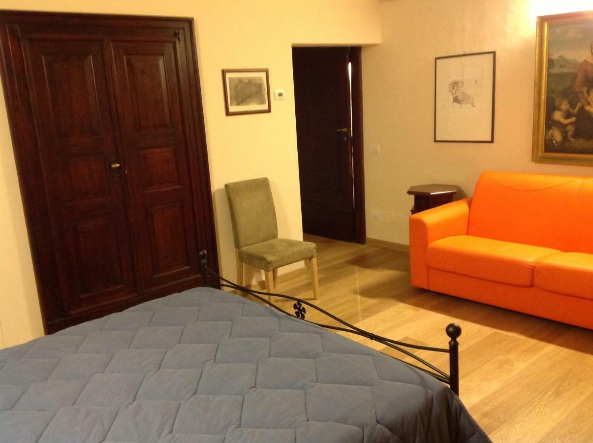 אורבינו San Francesco Bedrooms מראה חיצוני תמונה